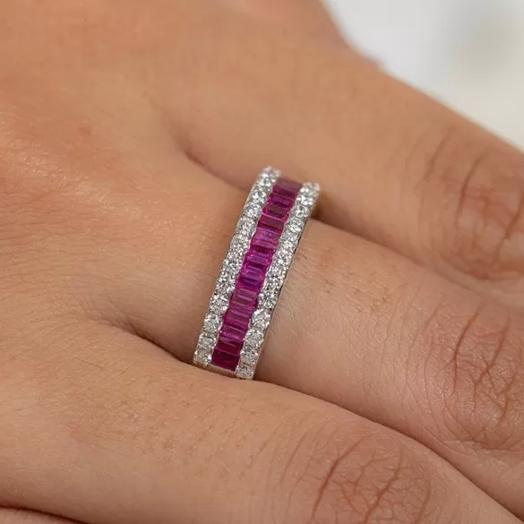 18K White Gold Ruby Ring