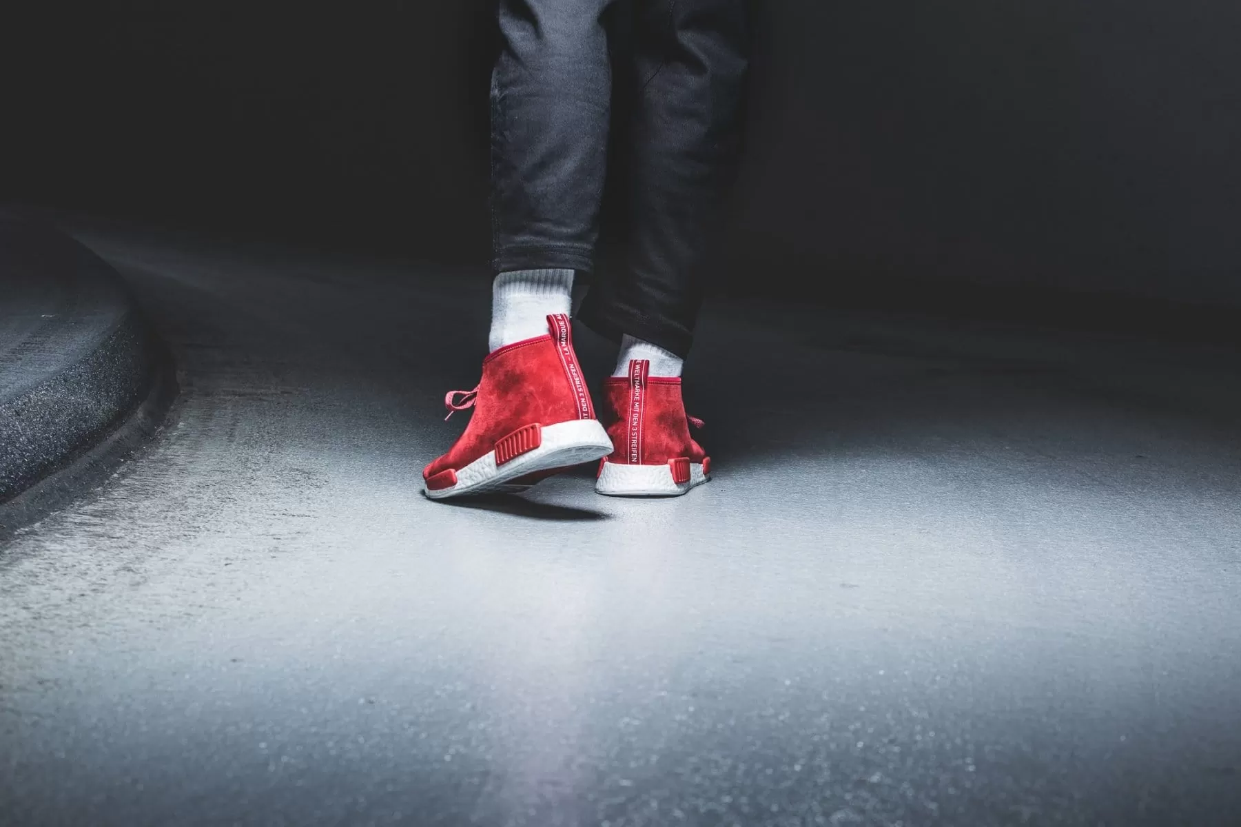 ADIDAS ORIGINALS NMD C1 CHUKKA BOOST (RED - WHITE)