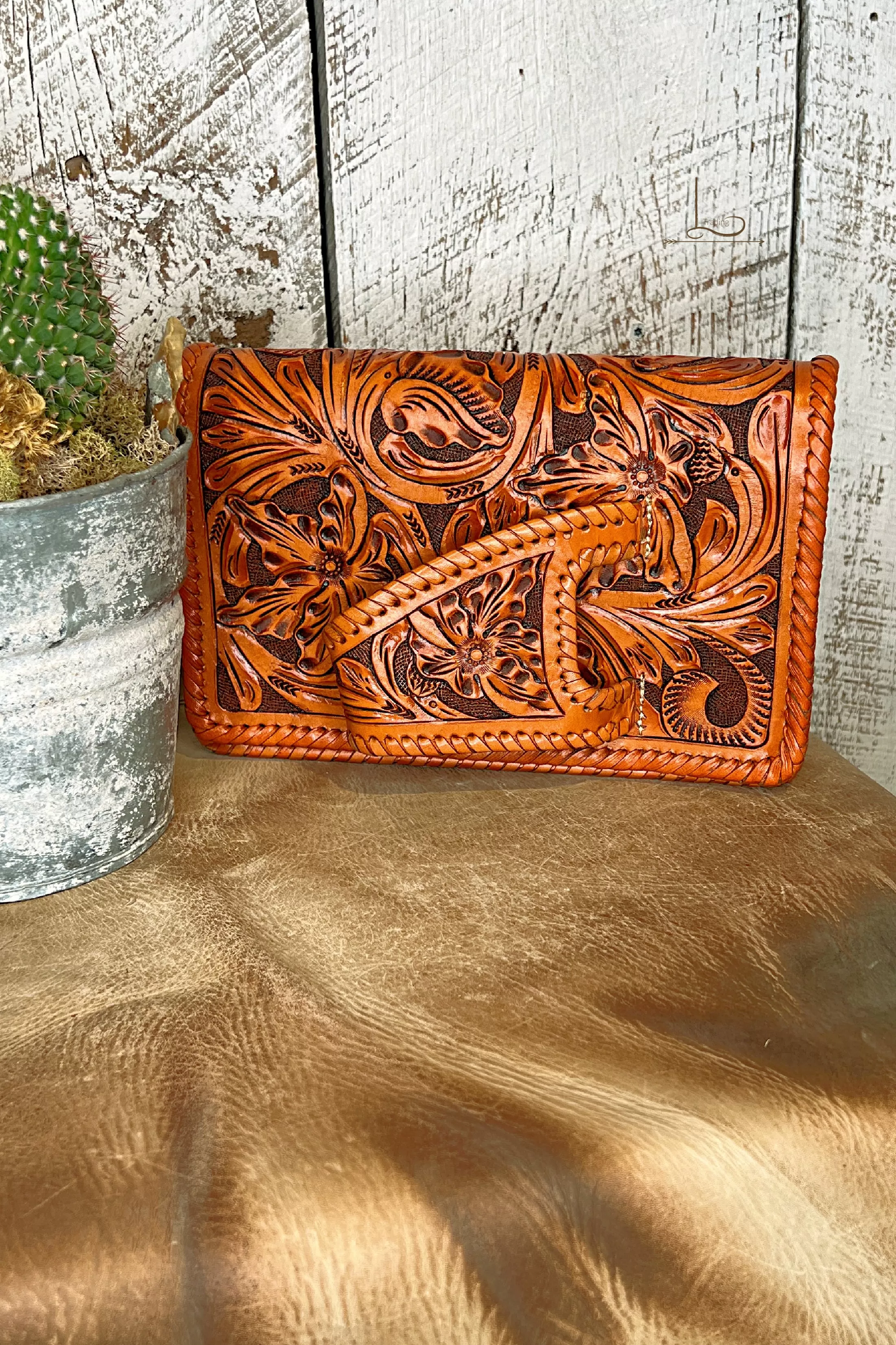 El Guantes Clutch/Crossbody in Pumpkin