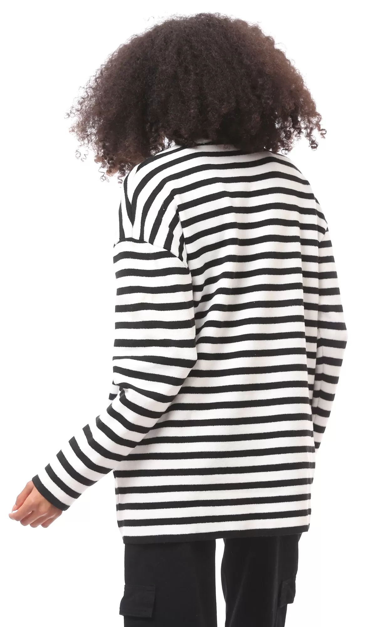 O171922 Bi-Tone White & Black Round Neck Pullover