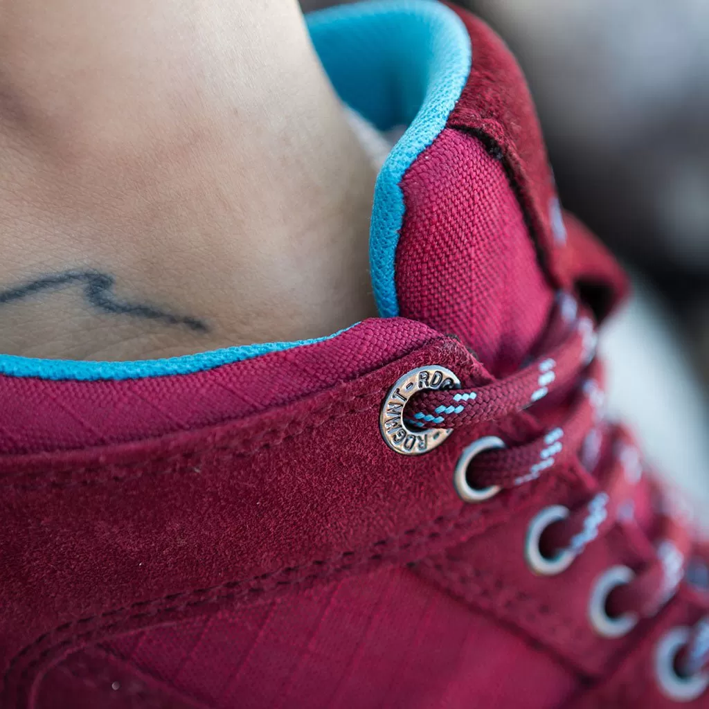 Women's Monty Lo : Burgundy/Cyan