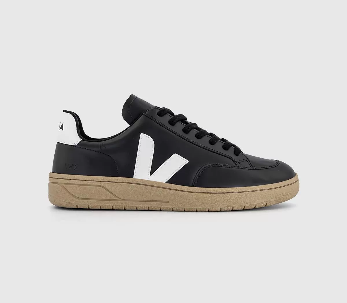 Womens Veja V12 Trainers Black White Dune F